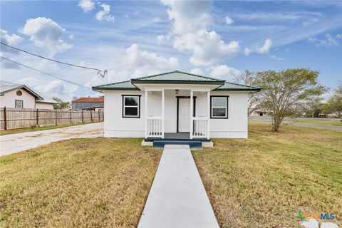 Photo of 610 N Fair Street, Gonzales, TX 78629 (MLS # 599568)