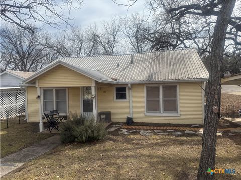 708 W Avenue C Lampasas TX 76550