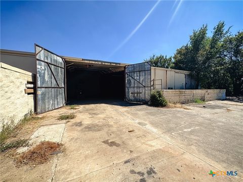 512 Jones Street Gonzales TX 78629