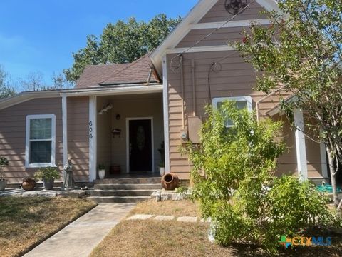 Photo of 606 Schwab Street, Yoakum, TX 77995 (MLS # 595433)
