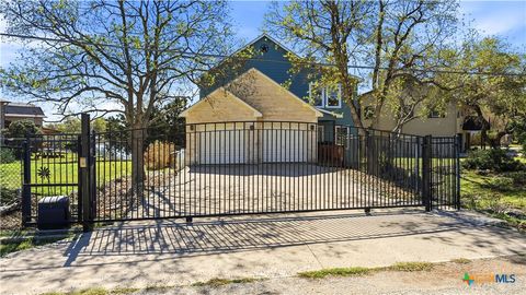Photo of 956 Lakebreeze Drive, Canyon Lake, TX 78133 (MLS # 607343)
