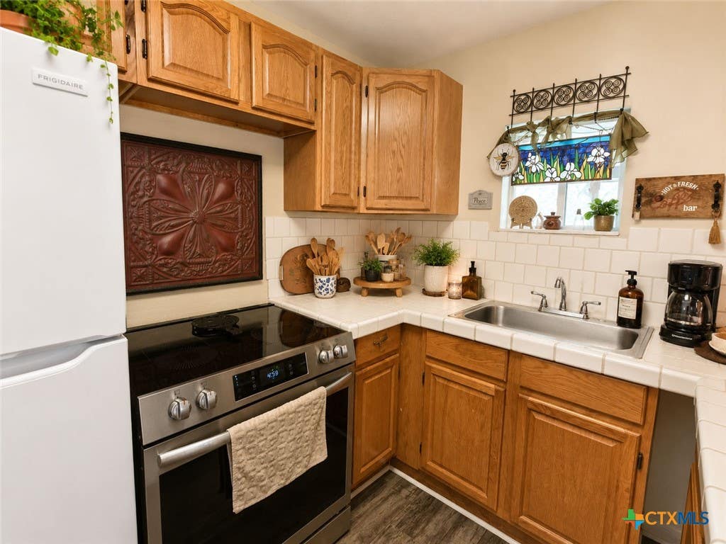 Photo of 1424 Lonesome, Canyon Lake, TX 78133 (MLS # 615257)