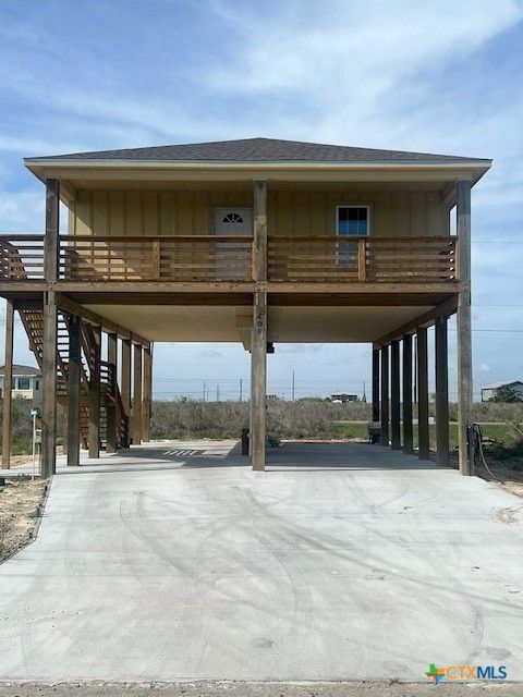 Photo of 408 W Royal Oak Lane, Rockport, TX 78382 (MLS # 609000)