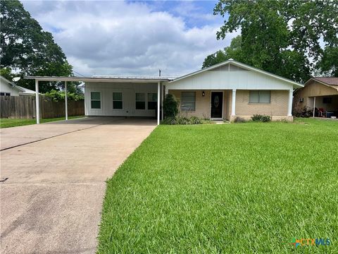 Photo of 608 W Thomas ST, Cuero, TX 77954 (MLS # 612849)