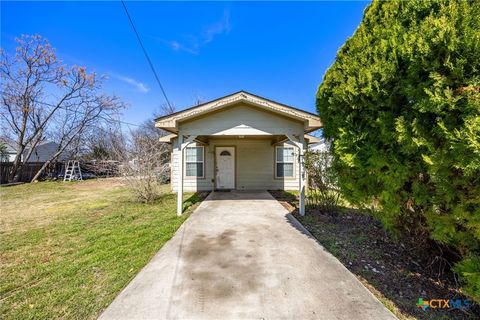 Photo of 802 W Garfield Avenue, Temple, TX 76501 (MLS # 606134)