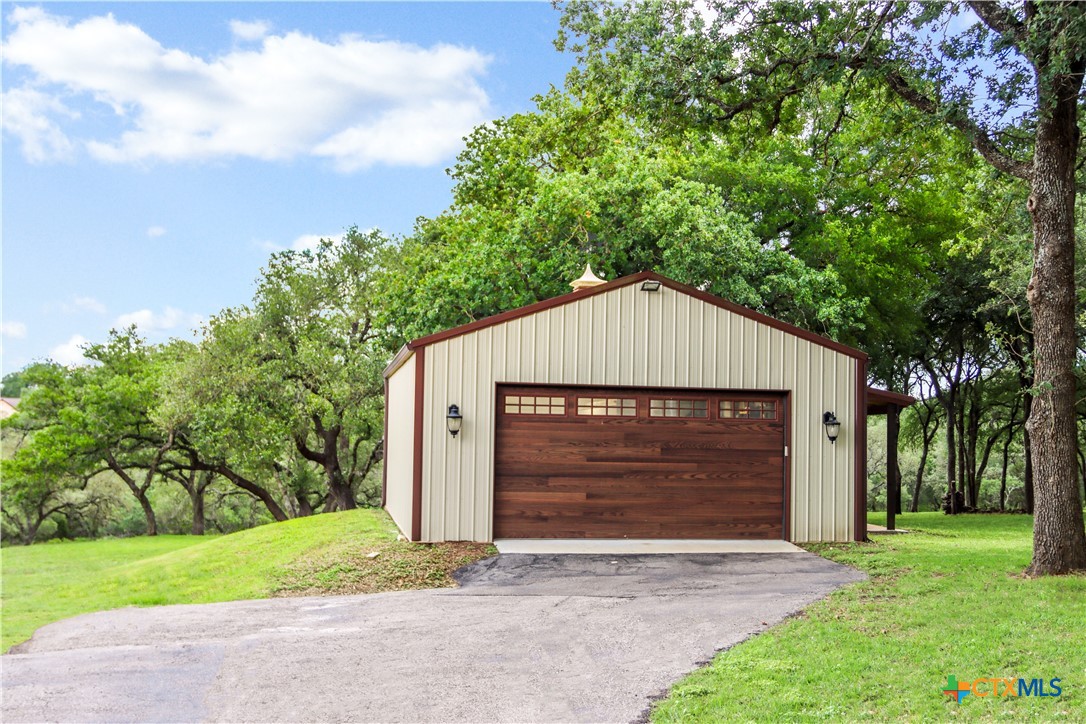 548 Winding View