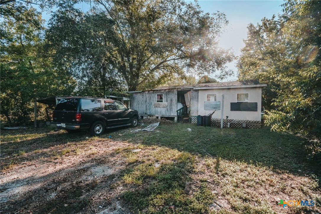 1103 S De Leon Street