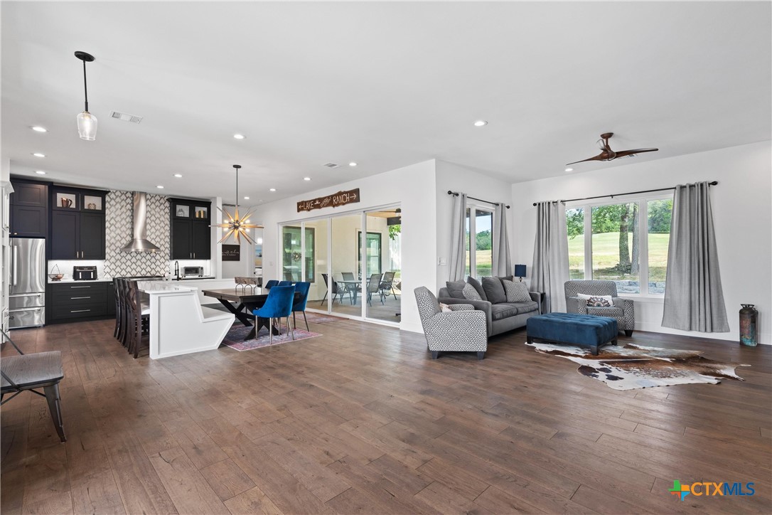 418 Venture Boulevard