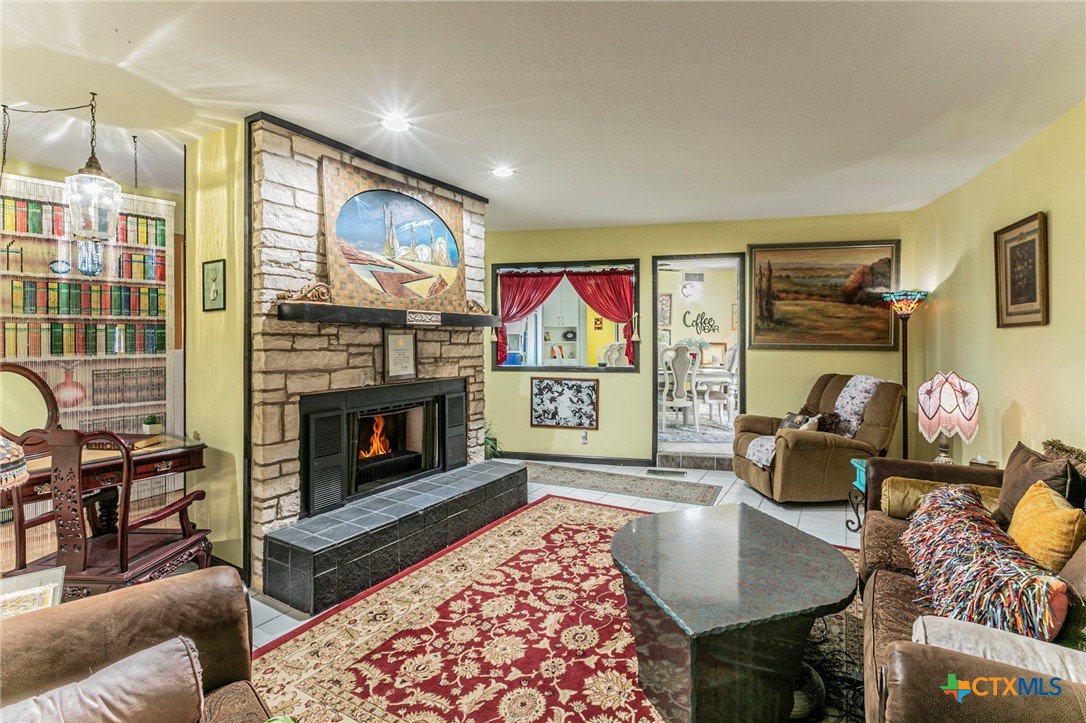 2806 Creek Side Drive