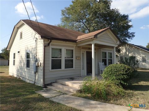 A home in Luling