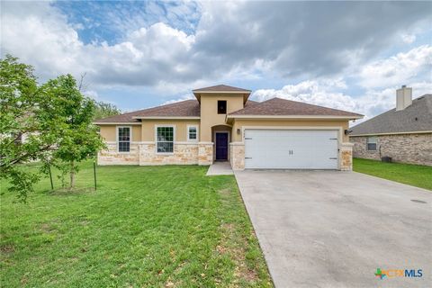 Photo of 902 Fannin Street, Lockhart, TX 78644 (MLS # 611181)