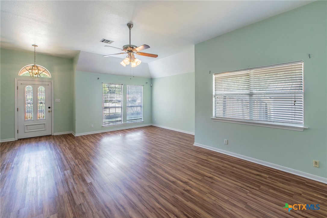 4822 Stagecoach Trail