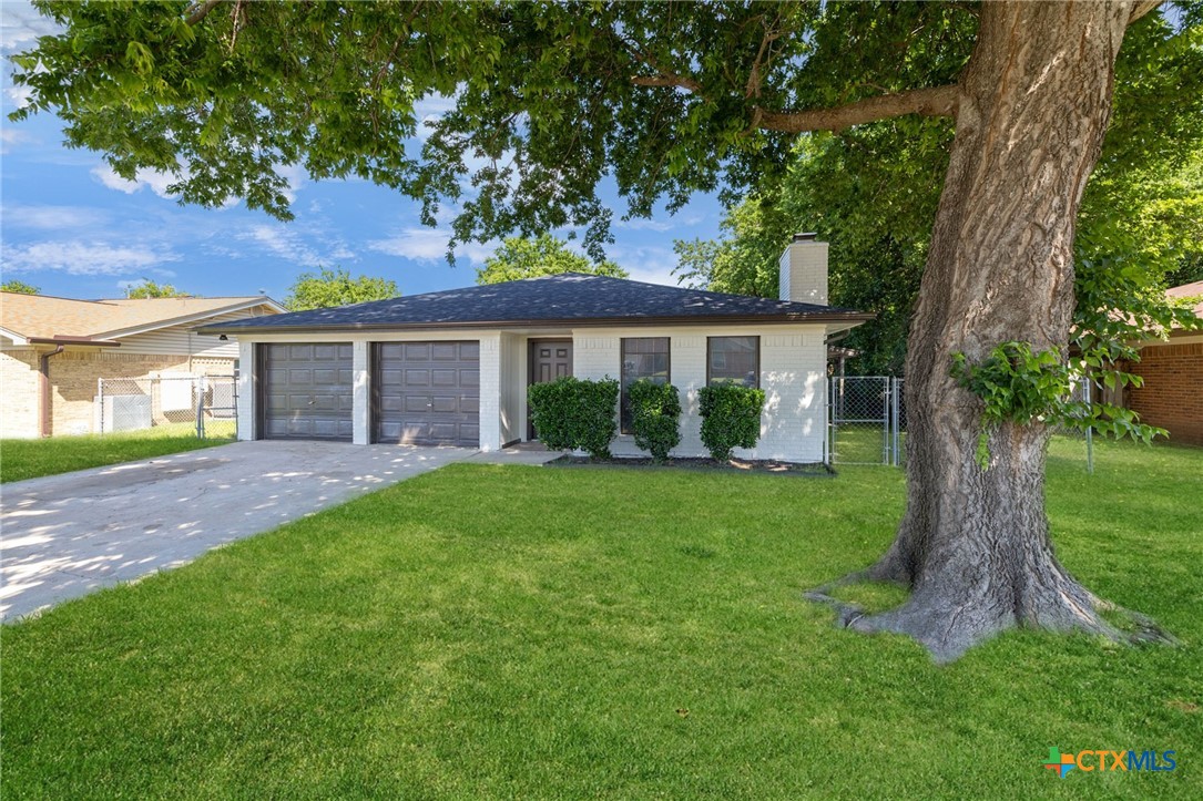 1712 Moonlight Drive
