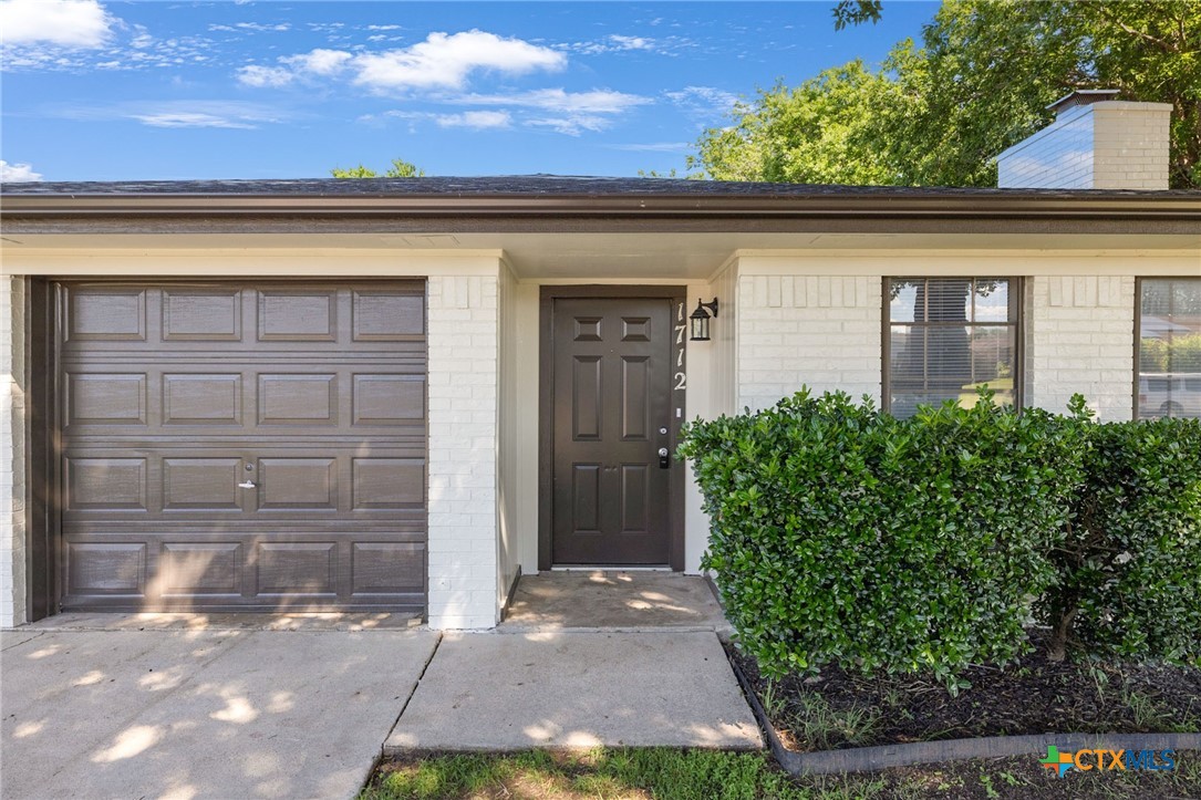 1712 Moonlight Drive