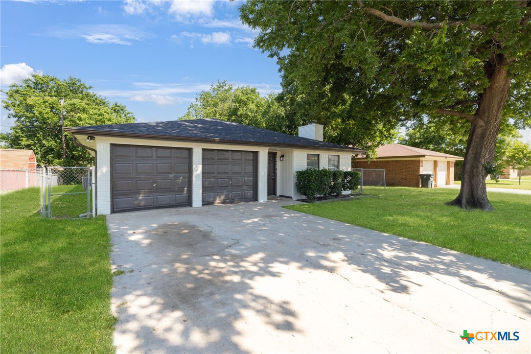 1712 Moonlight Drive