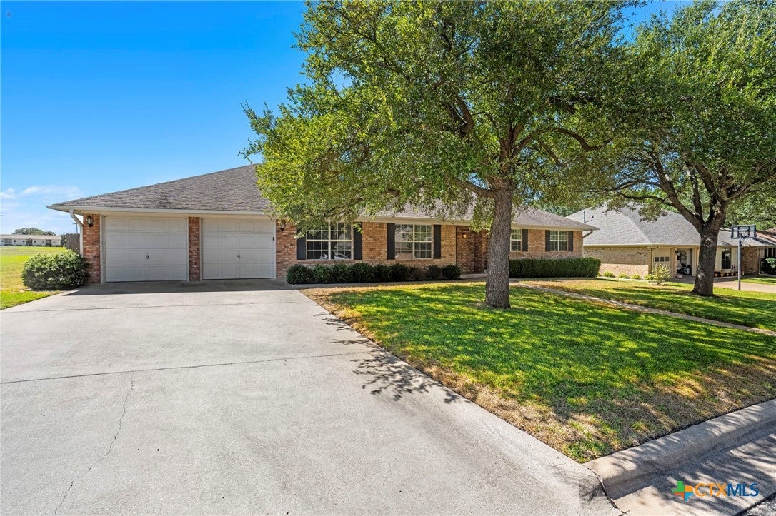 3311 Whispering Oaks