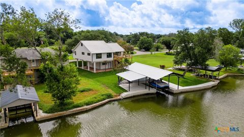 Photo of 136 Lakeside Drive, Seguin, TX 78155 (MLS # 616934)