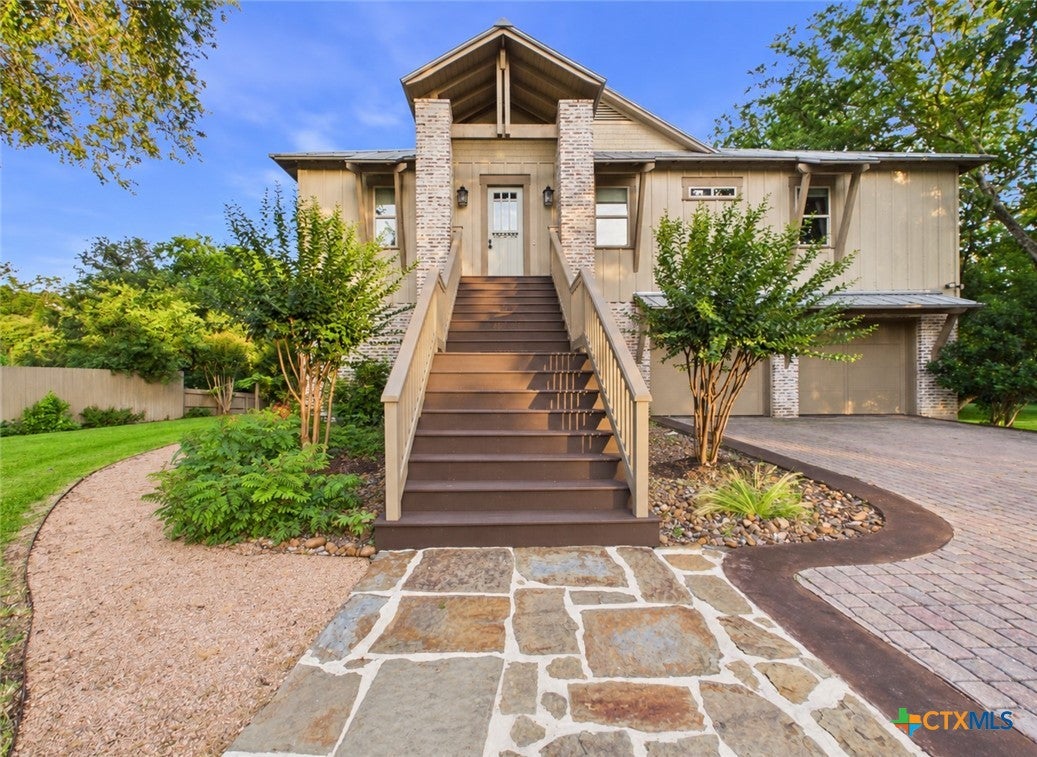 1238 Sleepy Hollow Lane