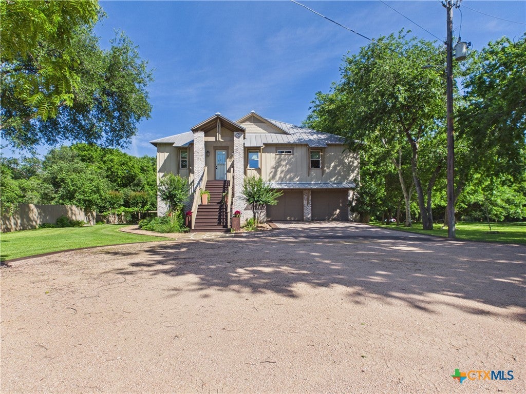 Photo of 1238 Sleepy Hollow Lane, New Braunfels, TX 78130 (MLS # 614252)