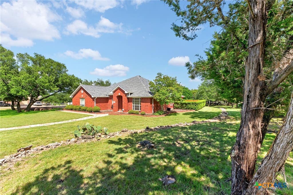 Photo of 1501 Buckboard Trail, Copperas Cove, TX 76522 (MLS # 617001)