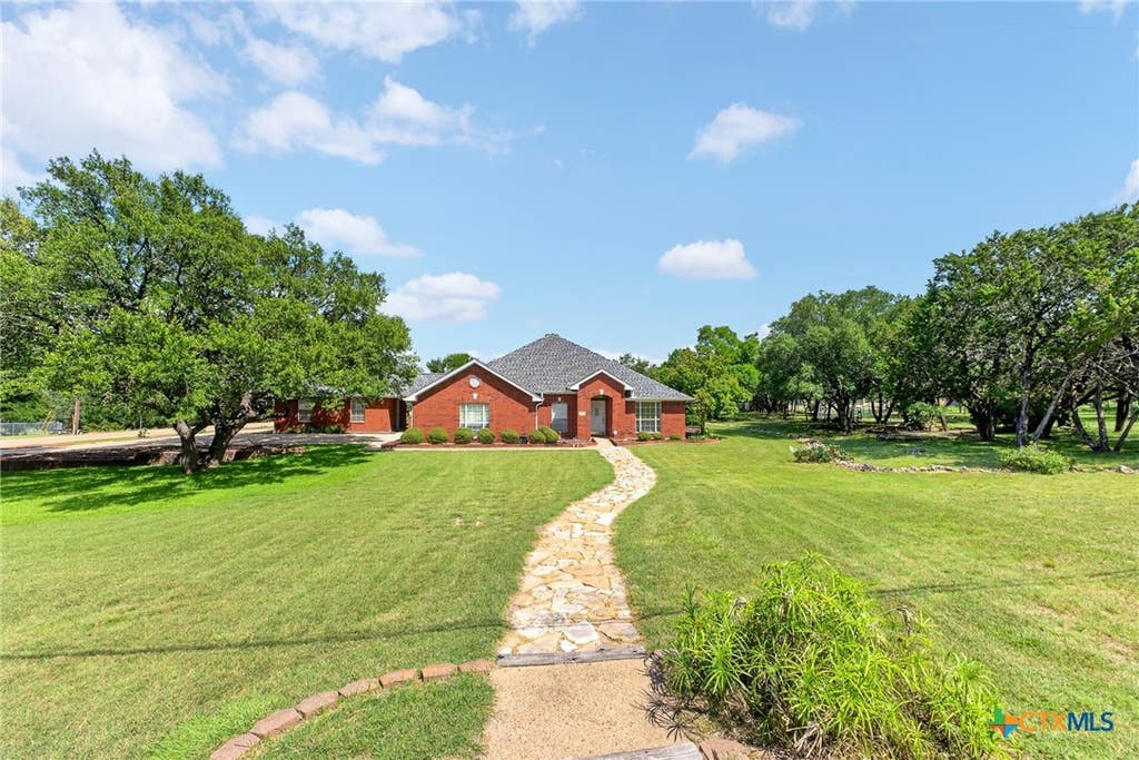 Photo of 1501 Buckboard Trail, Copperas Cove, TX 76522 (MLS # 617001)