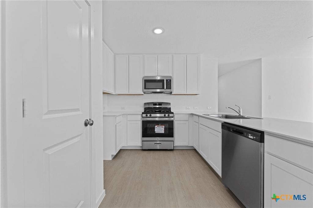 Photo of 720 Horsetail Lane, New Braunfels, TX 78132 (MLS # 610902)