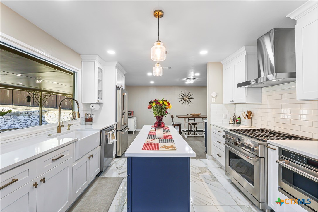 7339 Shady Hollow Lane