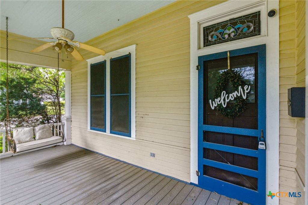 Photo of 108 W San Antonio Street, Victoria, TX 77901 (MLS # 616746)