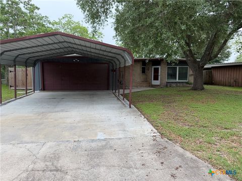 Photo of 202 Bonham Street, Port Lavaca, TX 77979 (MLS # 613046)