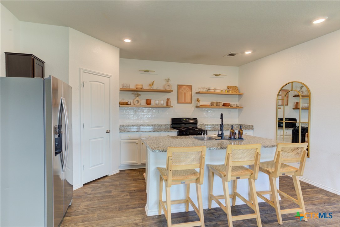 San Marcos, Texas 78666, United States, 4 Bedrooms Bedrooms, ,3 BathroomsBathrooms,Residential,Pending,53955