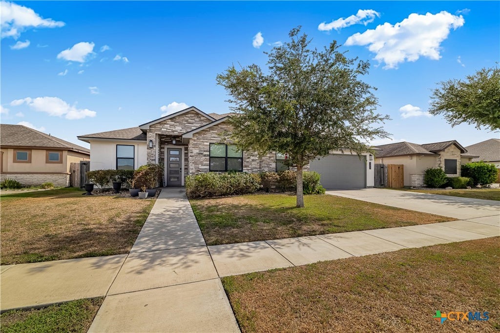 Photo of 106 Montalcino Court, Victoria, TX 77904 (MLS # 625018)