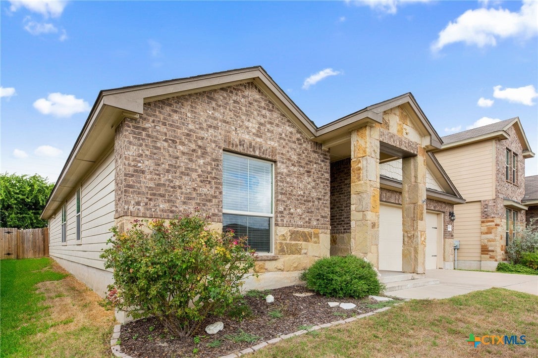 1005 Ibis Falls Loop