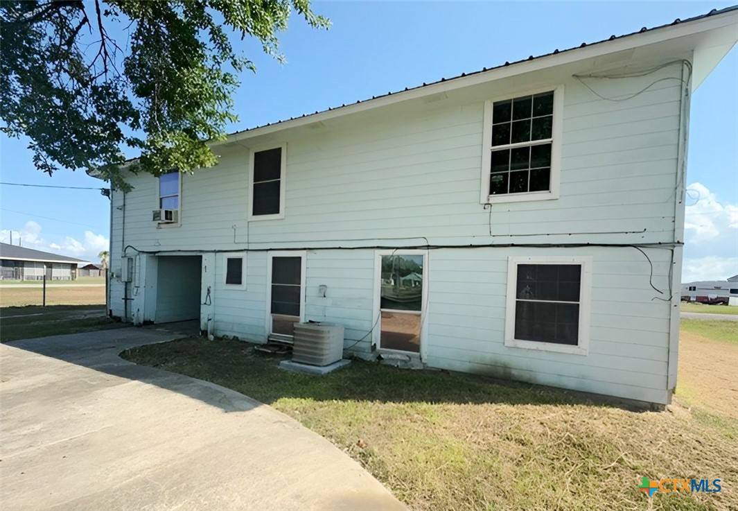 50 N Vivian Stevens Street