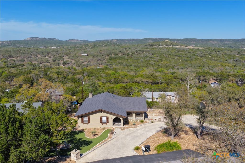 Photo of 231 Vip Drive, Canyon Lake, TX 78133 (MLS # 607916)
