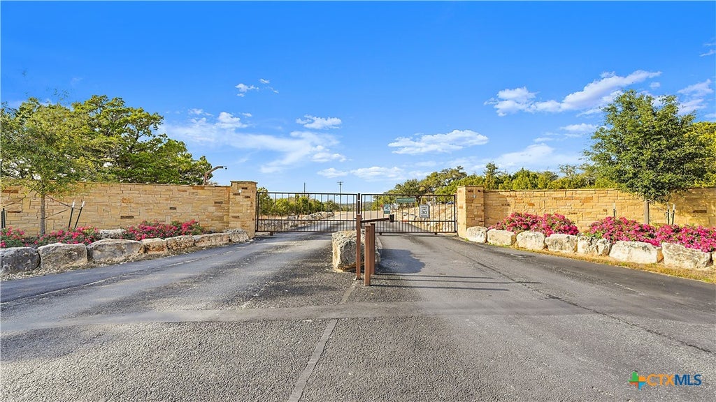 Photo of 1039 Primrose Path, Canyon Lake, TX 78133 (MLS # 602576)