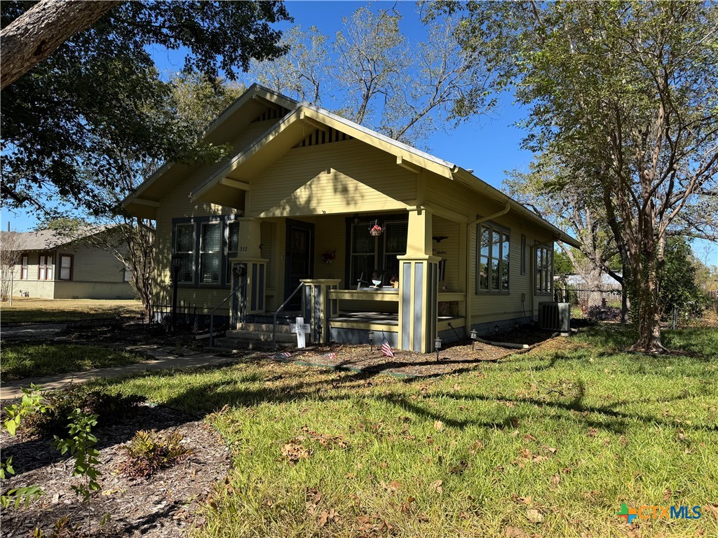 512 E Weinert Street