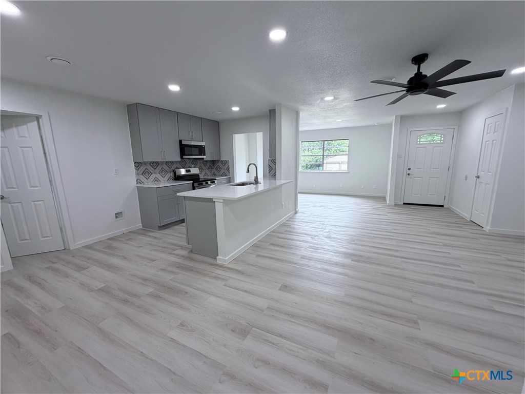 106 E Mark Road