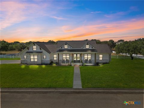 404 C L Duckett Cuero TX 77954