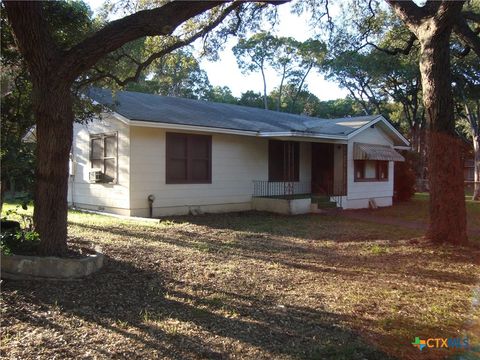 221 Woodland Avenue New Braunfels TX 78130