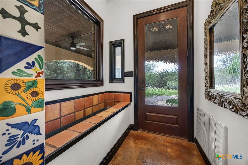 Photo of 20010 Victoria Chase Road, Lago Vista, TX 78645 (MLS # 611187)