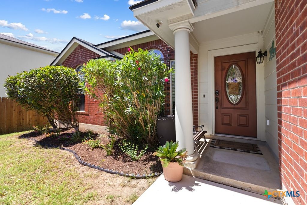 Photo of 293 Donatello, Kyle, TX 78640 (MLS # 614377)