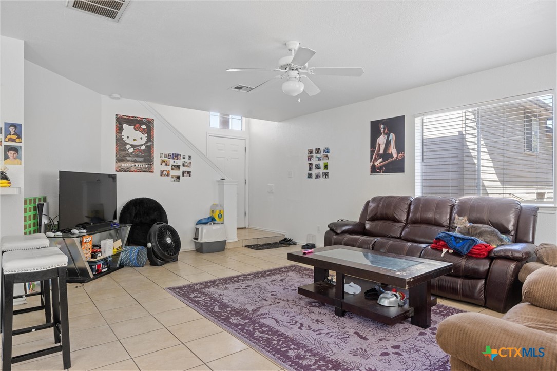 903/905 Sagewood Trail