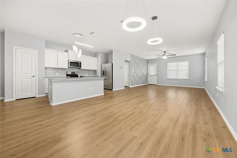 421 Perfect World Loop Jarrell TX 76537