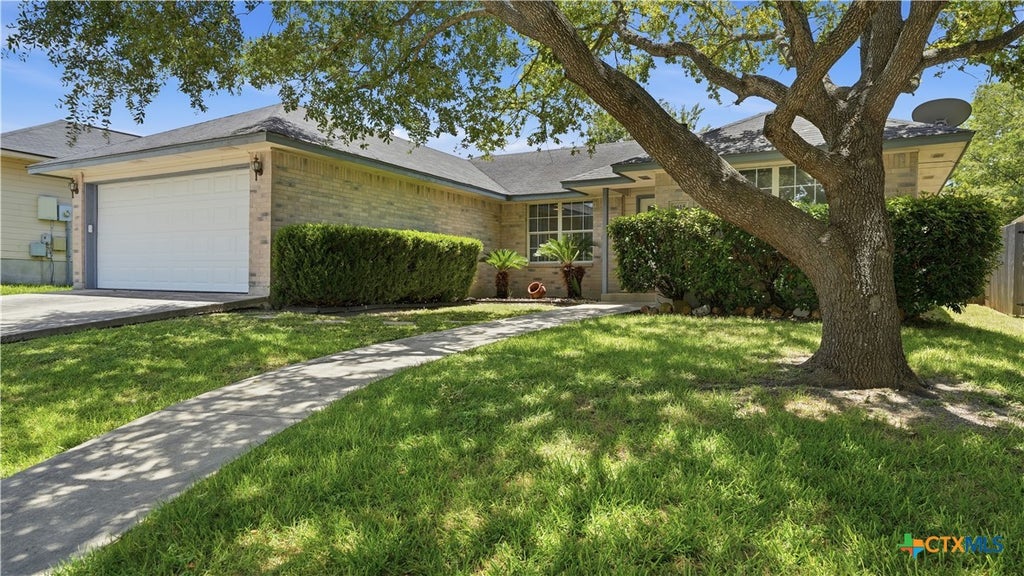 Photo of 1615 Sunshine Peak, New Braunfels, TX 78130 (MLS # 618661)