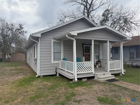 311 W Clayton Street Cuero TX 77954