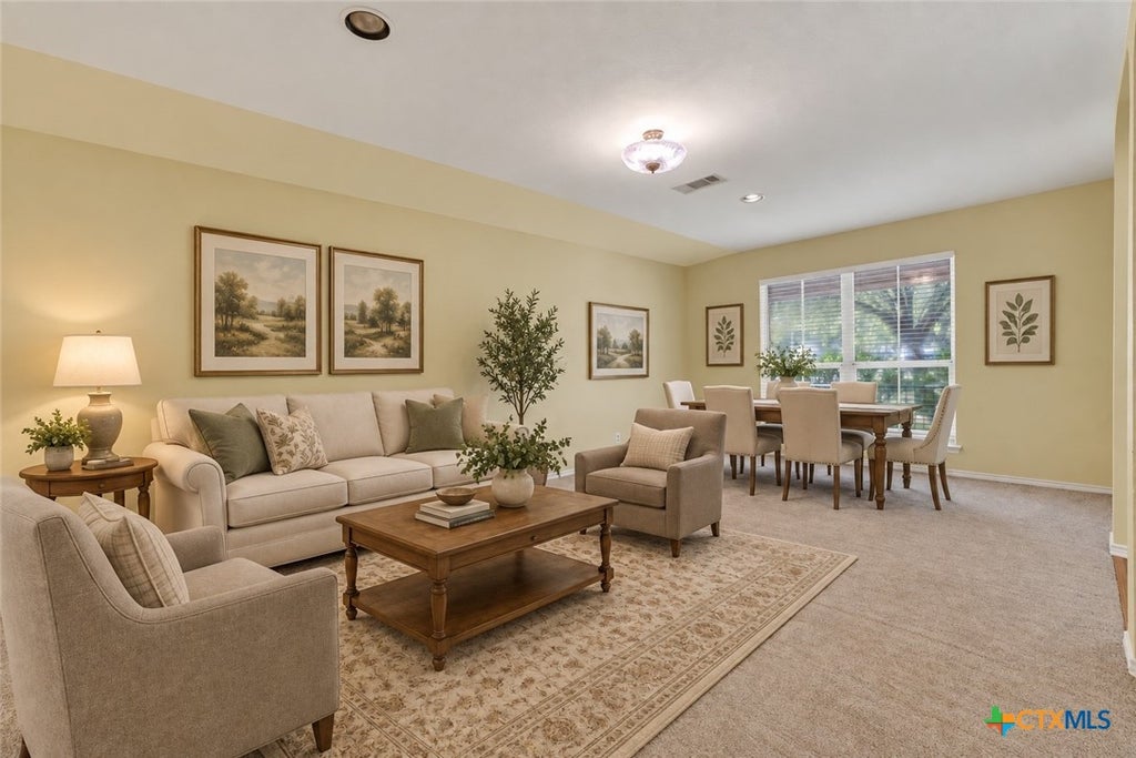 Photo of 204 Falcon Ridge Drive, New Braunfels, TX 78130 (MLS # 625063)
