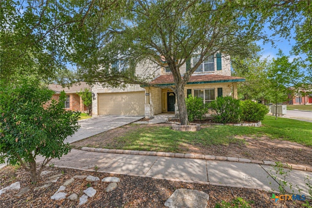Photo of 204 Falcon Ridge Drive, New Braunfels, TX 78130 (MLS # 625063)