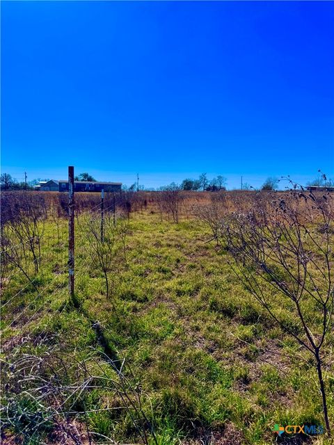 261 Elgelke Kingsbury TX 78638