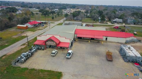 610 E End ST. Goliad TX 77963