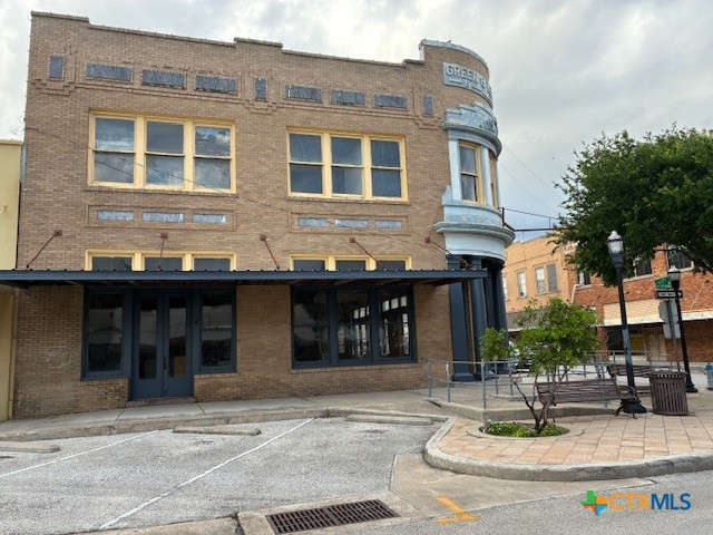 201 W Grand Avenue